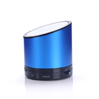 Bluetooth colorido que caminha a bateria recarregável do íon do orador 450mAh Li do rádio do orador fornecedor